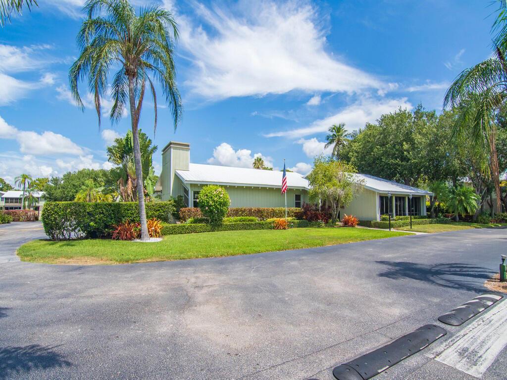 800 PLACE COURTYARD CONDO (AKA VILLAGE OF 800 PLAC - Residential