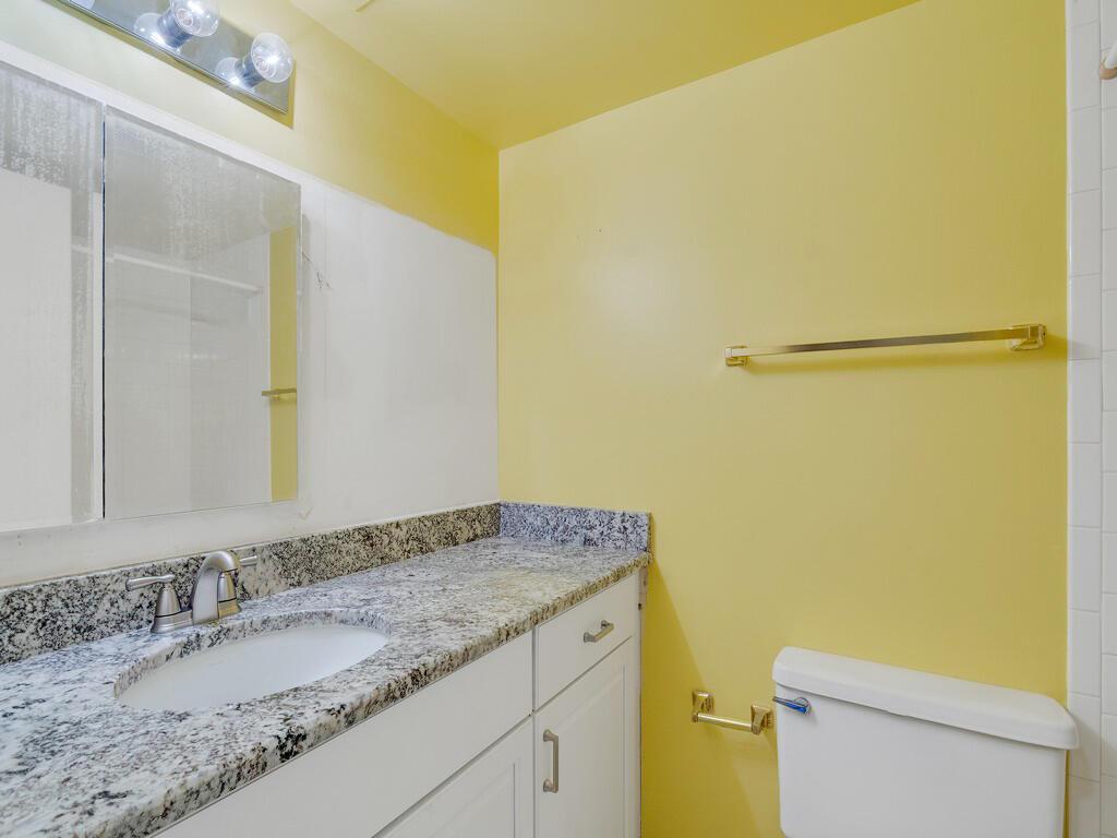 800 PLACE COURTYARD CONDO (AKA VILLAGE OF 800 PLAC - Residential