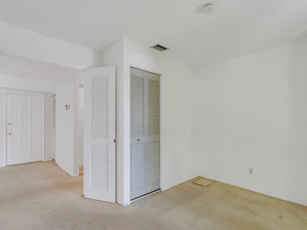 800 PLACE COURTYARD CONDO (AKA VILLAGE OF 800 PLAC - Residential