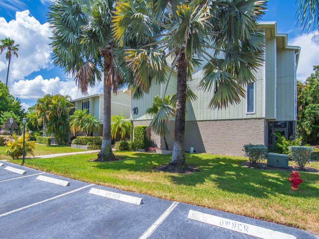 800 PLACE COURTYARD CONDO (AKA VILLAGE OF 800 PLAC - Residential