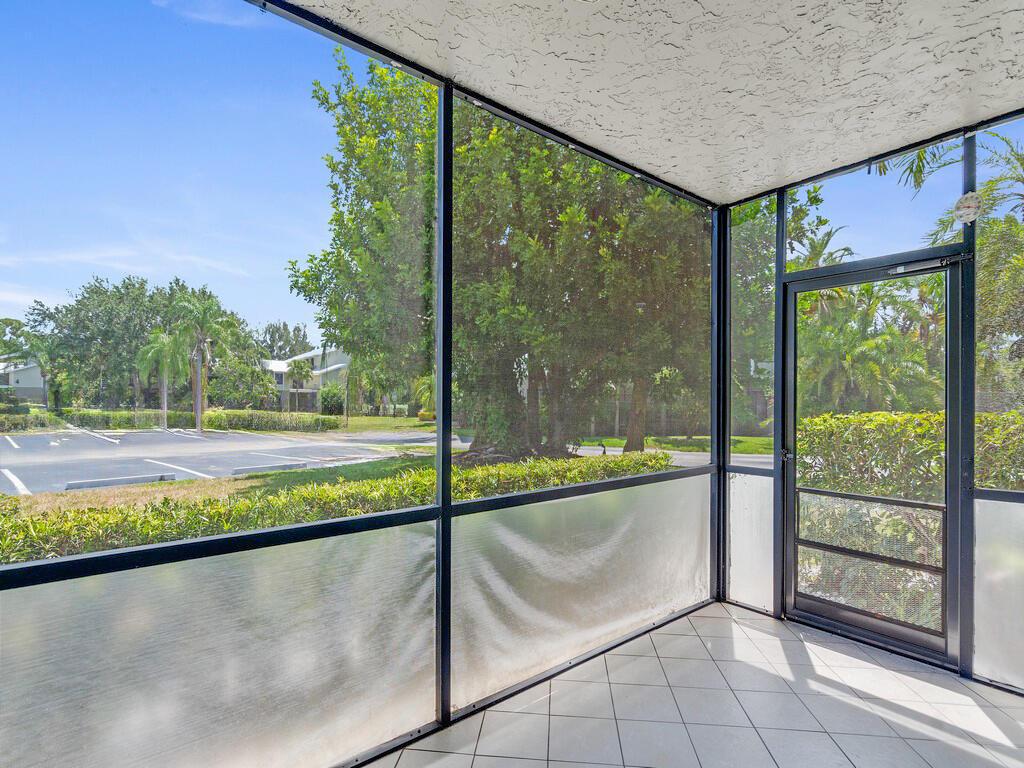 800 PLACE COURTYARD CONDO (AKA VILLAGE OF 800 PLAC - Residential