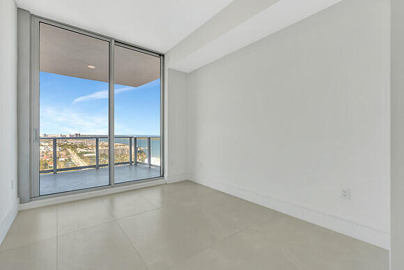 Nautilus 220 - Residential Lease