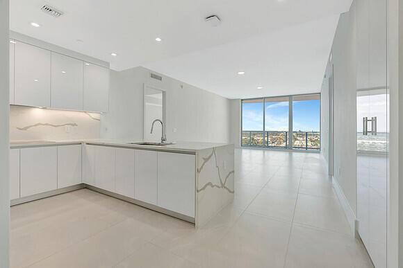 Nautilus 220 - Residential Lease