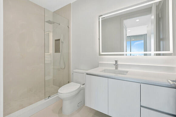 Nautilus 220 - Residential Lease