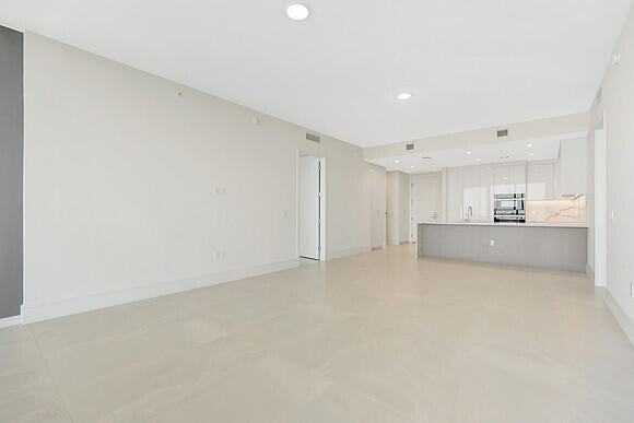 Nautilus 220 - Residential Lease