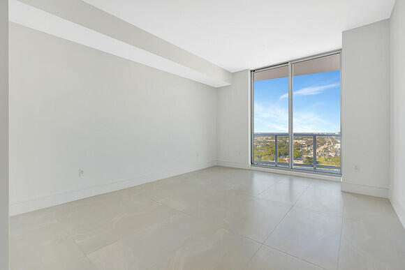 Nautilus 220 - Residential Lease