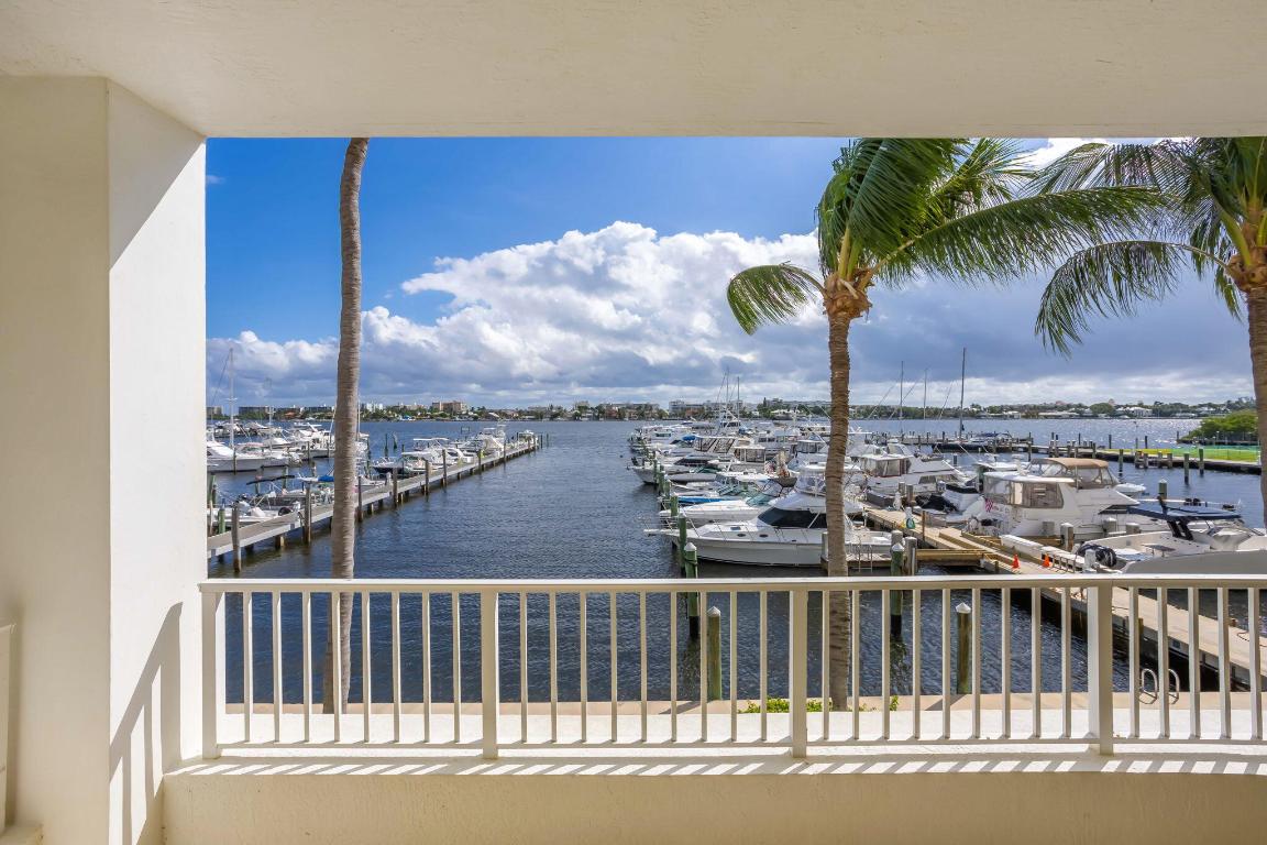 MOORINGS AT LANTANA CONDO 3 - Residential