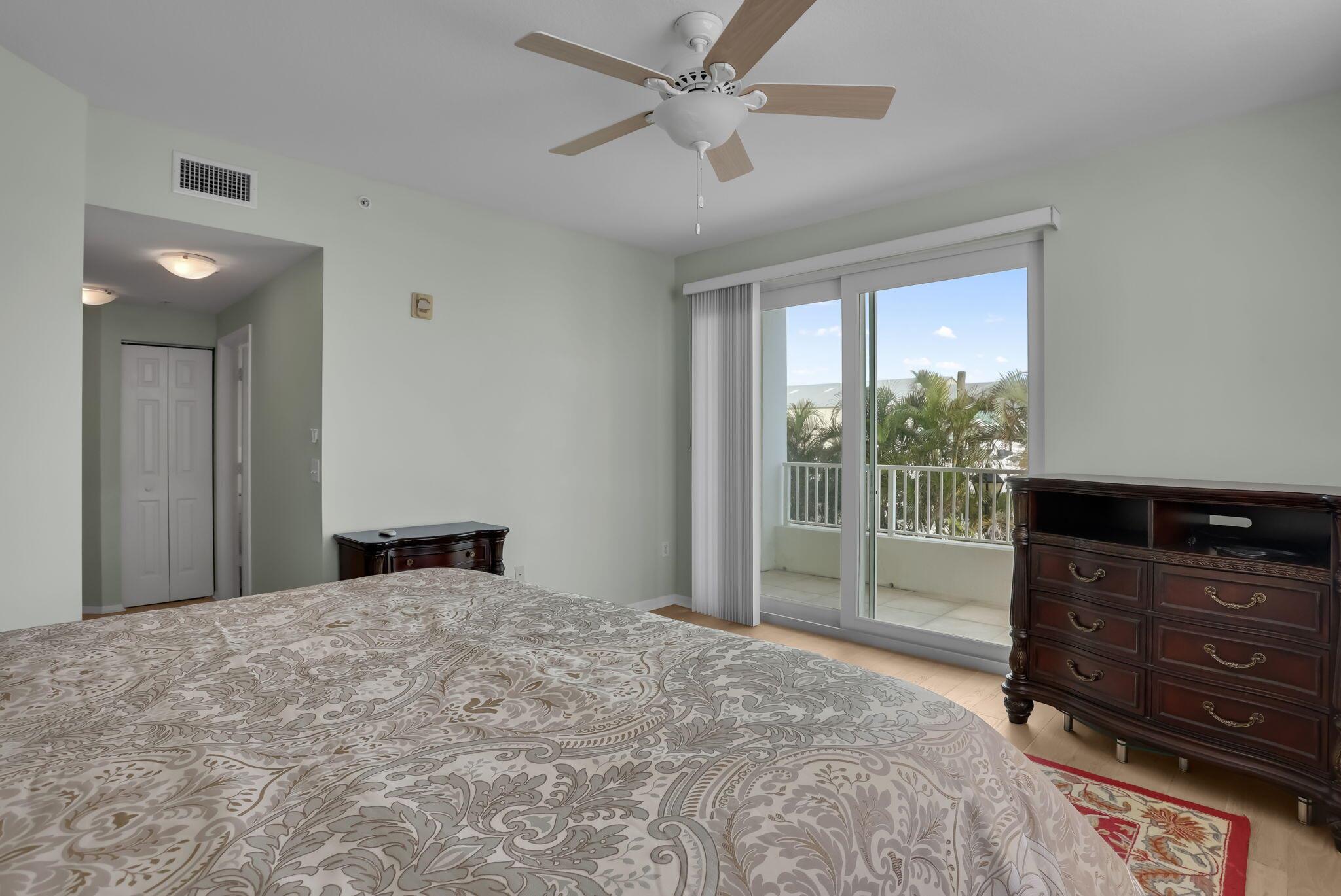 MOORINGS AT LANTANA CONDO - Residential