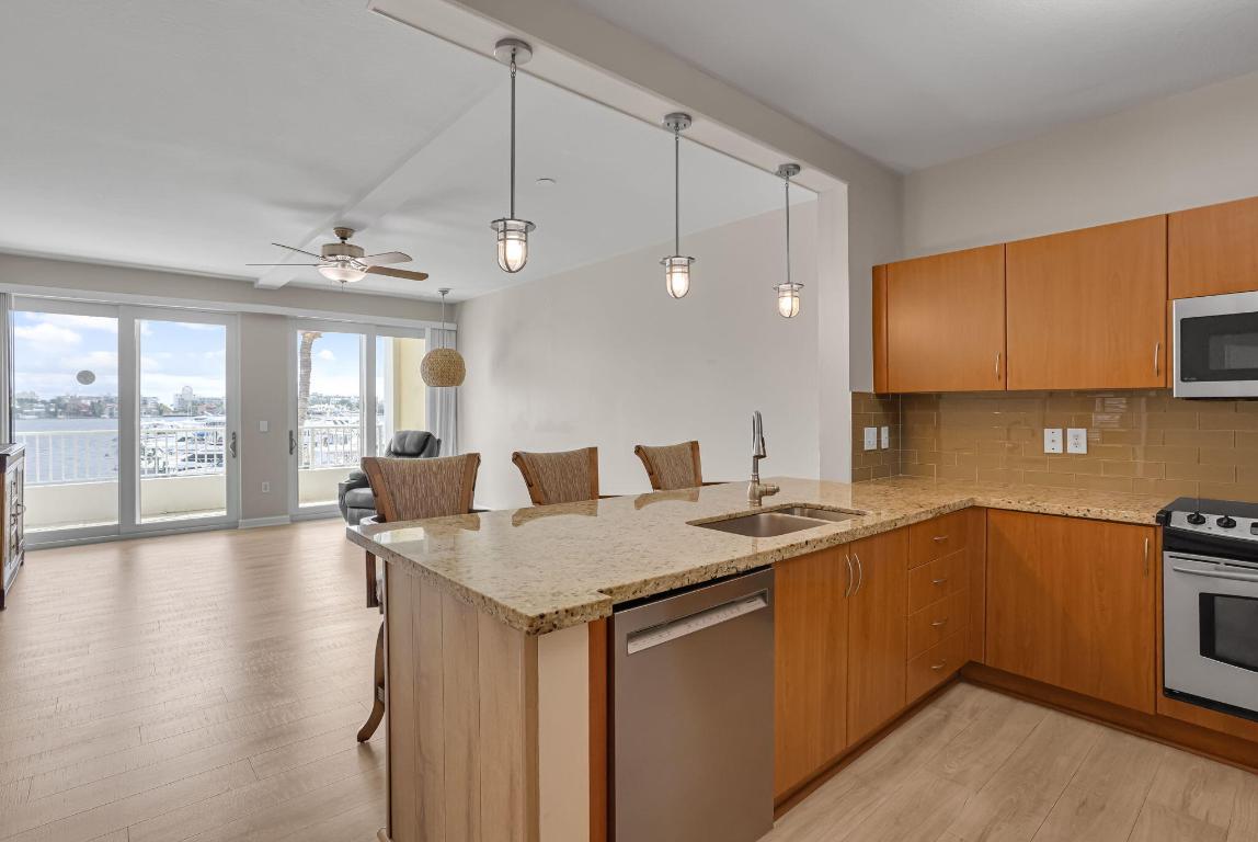 MOORINGS AT LANTANA CONDO 3 - Residential