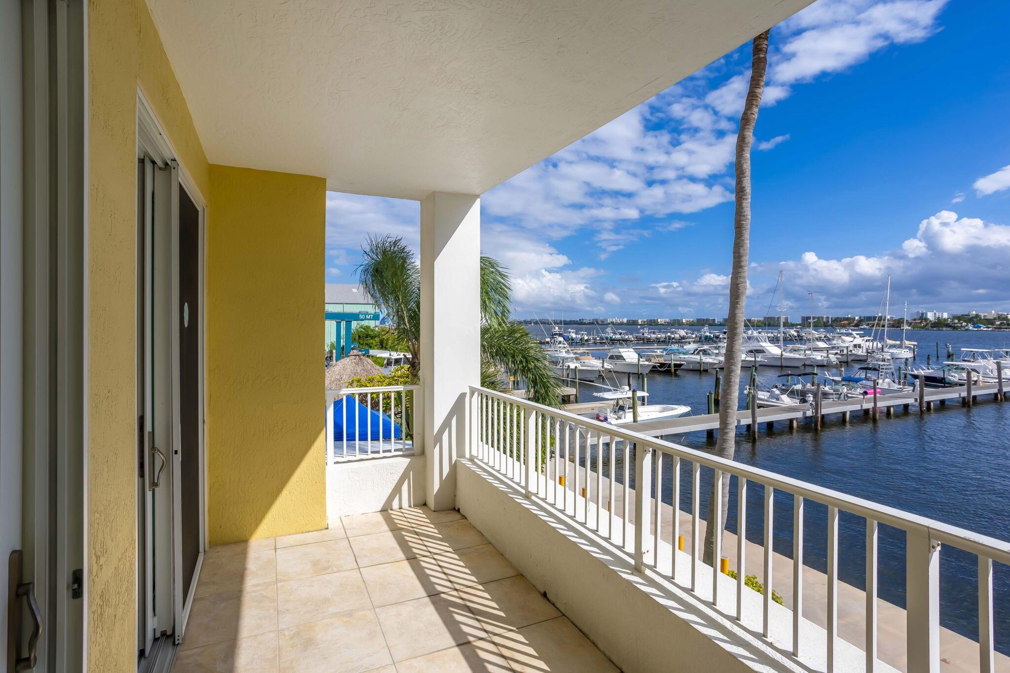 MOORINGS AT LANTANA CONDO - Residential