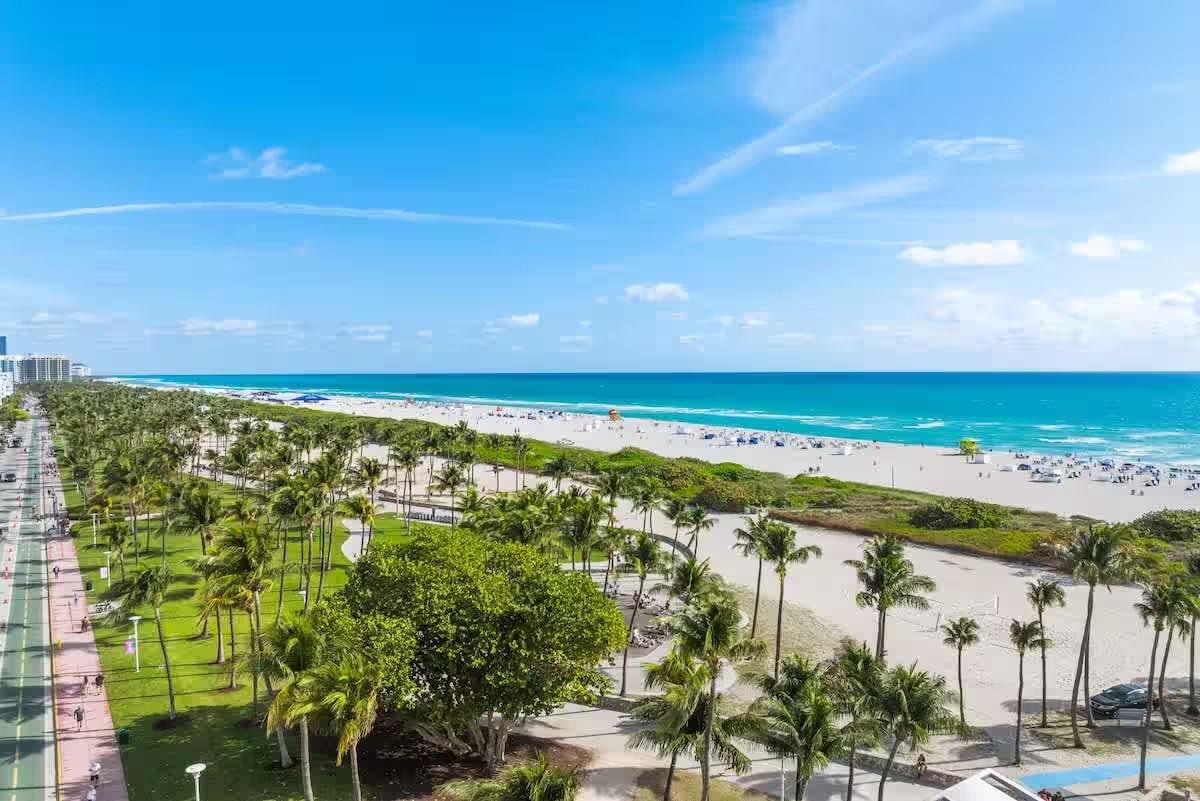 BARBIZON BEACH CLUB - Residential