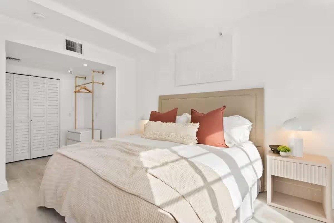 BARBIZON BEACH CLUB - Residential