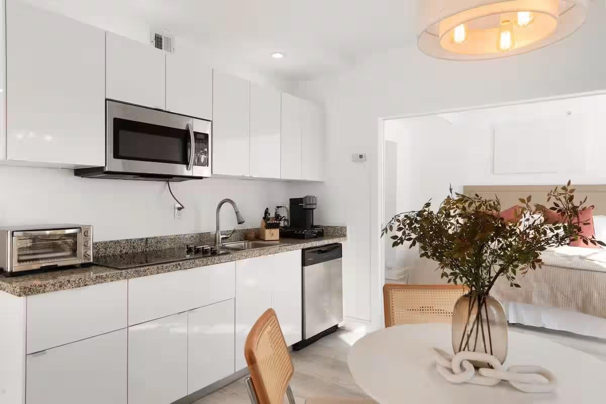 BARBIZON BEACH CLUB - Residential