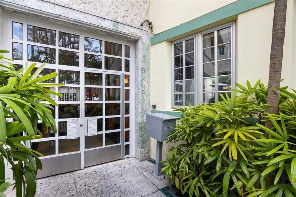 BARBIZON BEACH CLUB - Residential