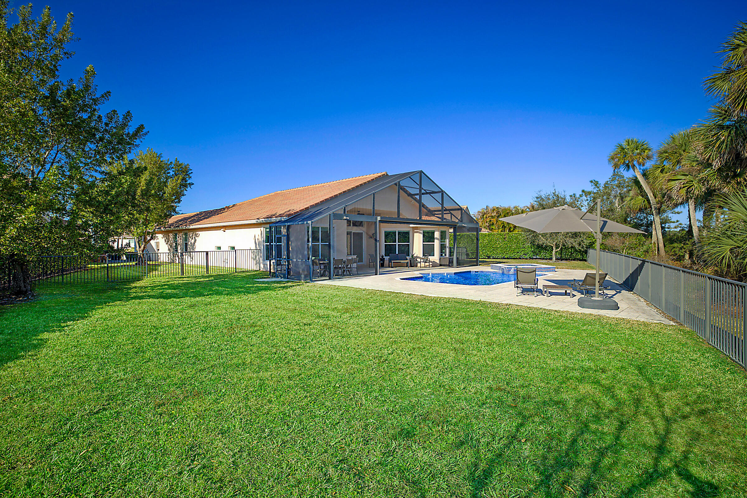 JUPITER COUNTRY CLUB POD E REPL - Residential