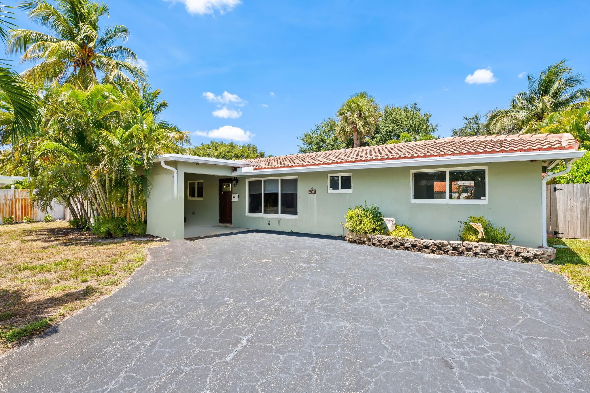 261 SW 18th Ct