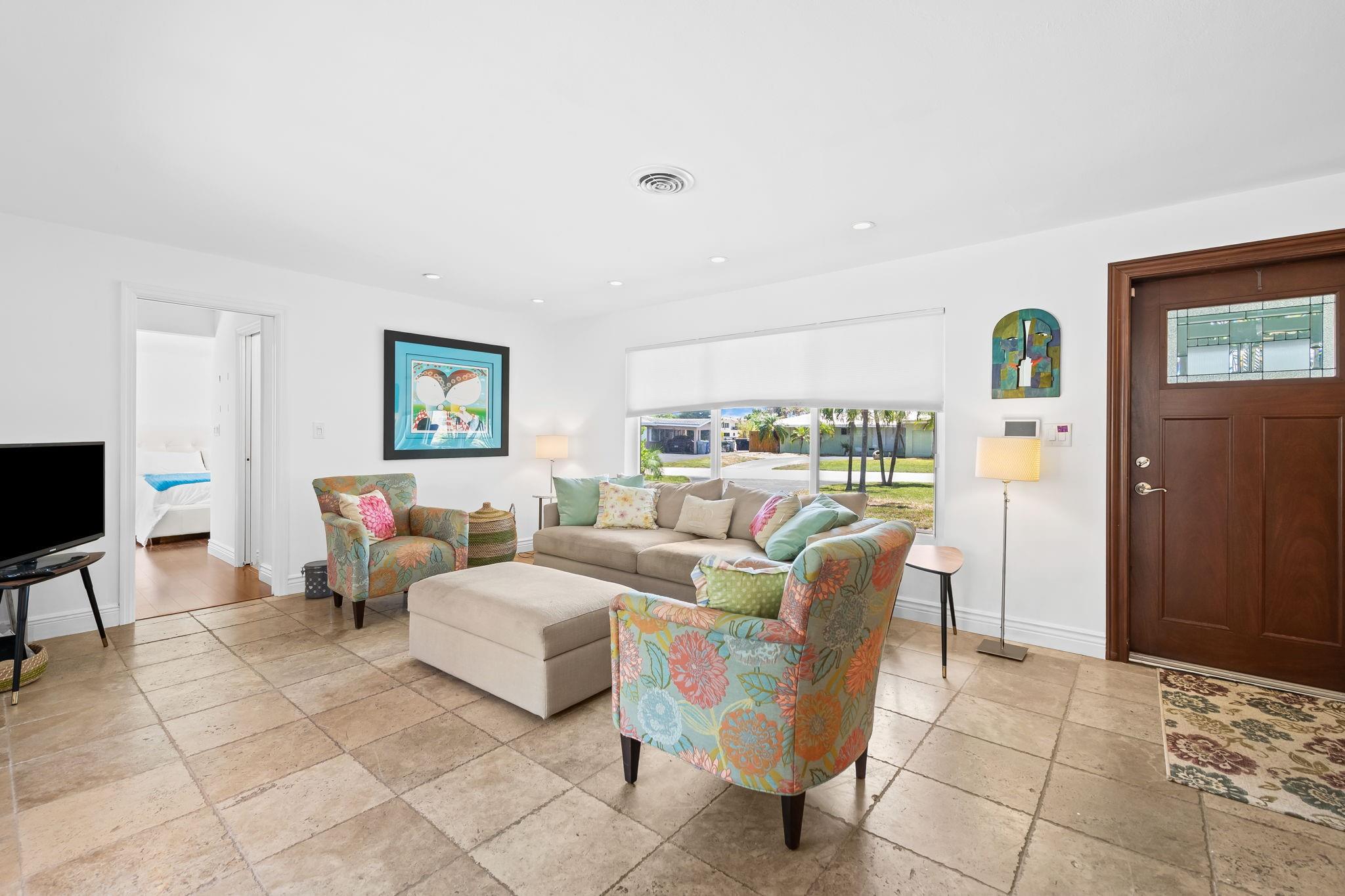 261 SW 18th Ct
