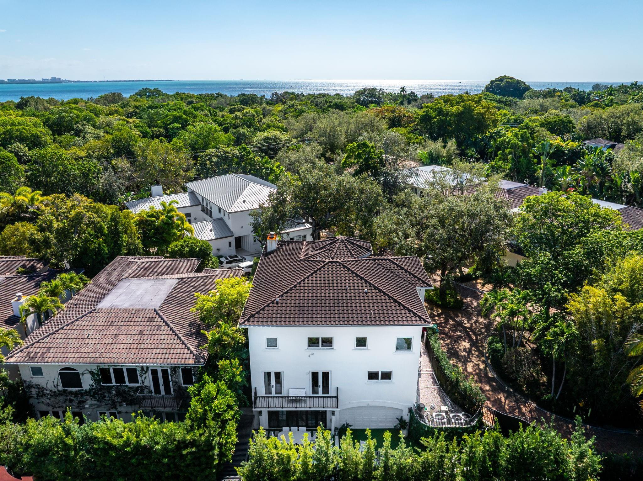 Villas De Vizcaya - Residential