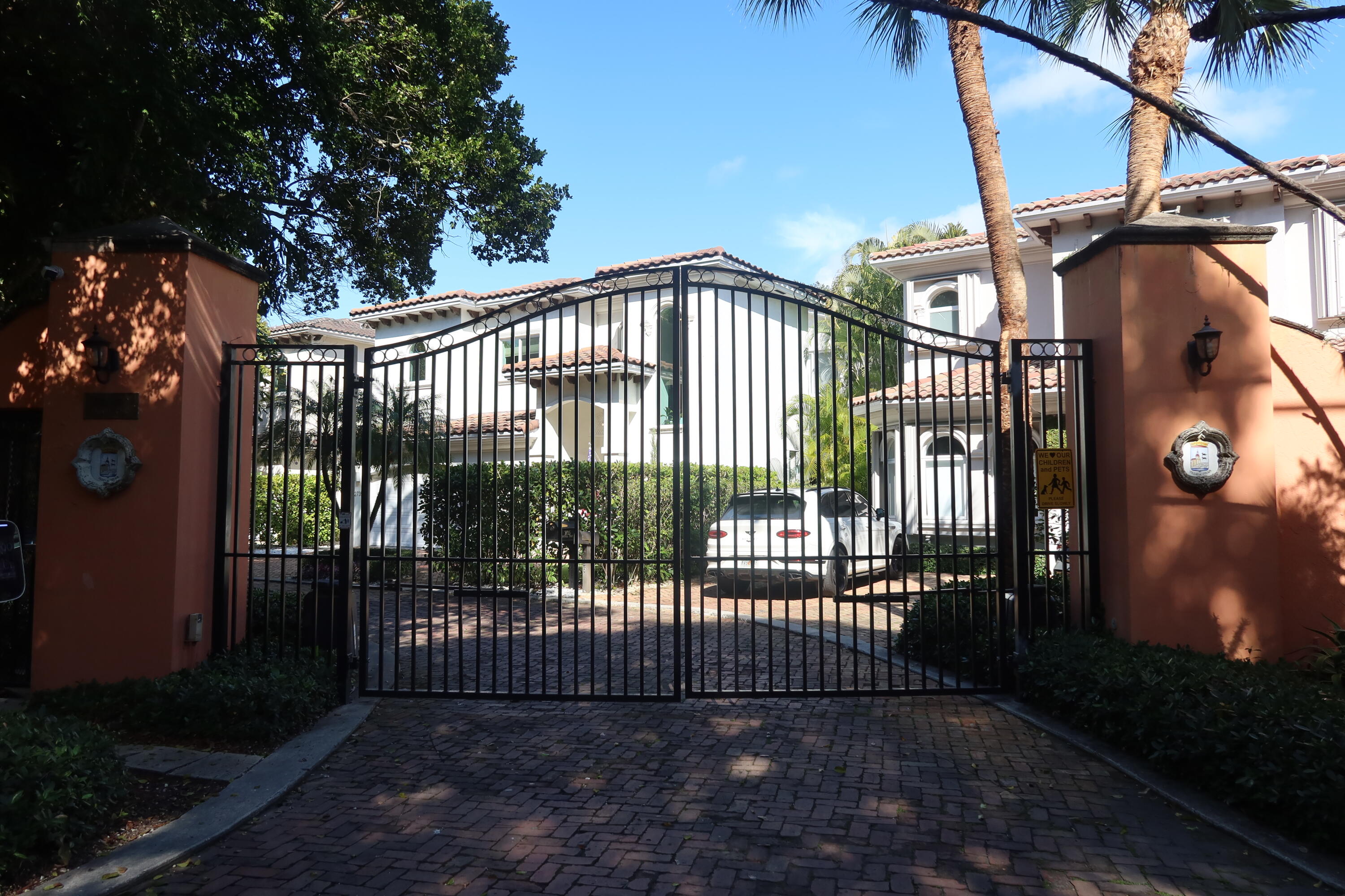 Villas De Vizcaya - Residential