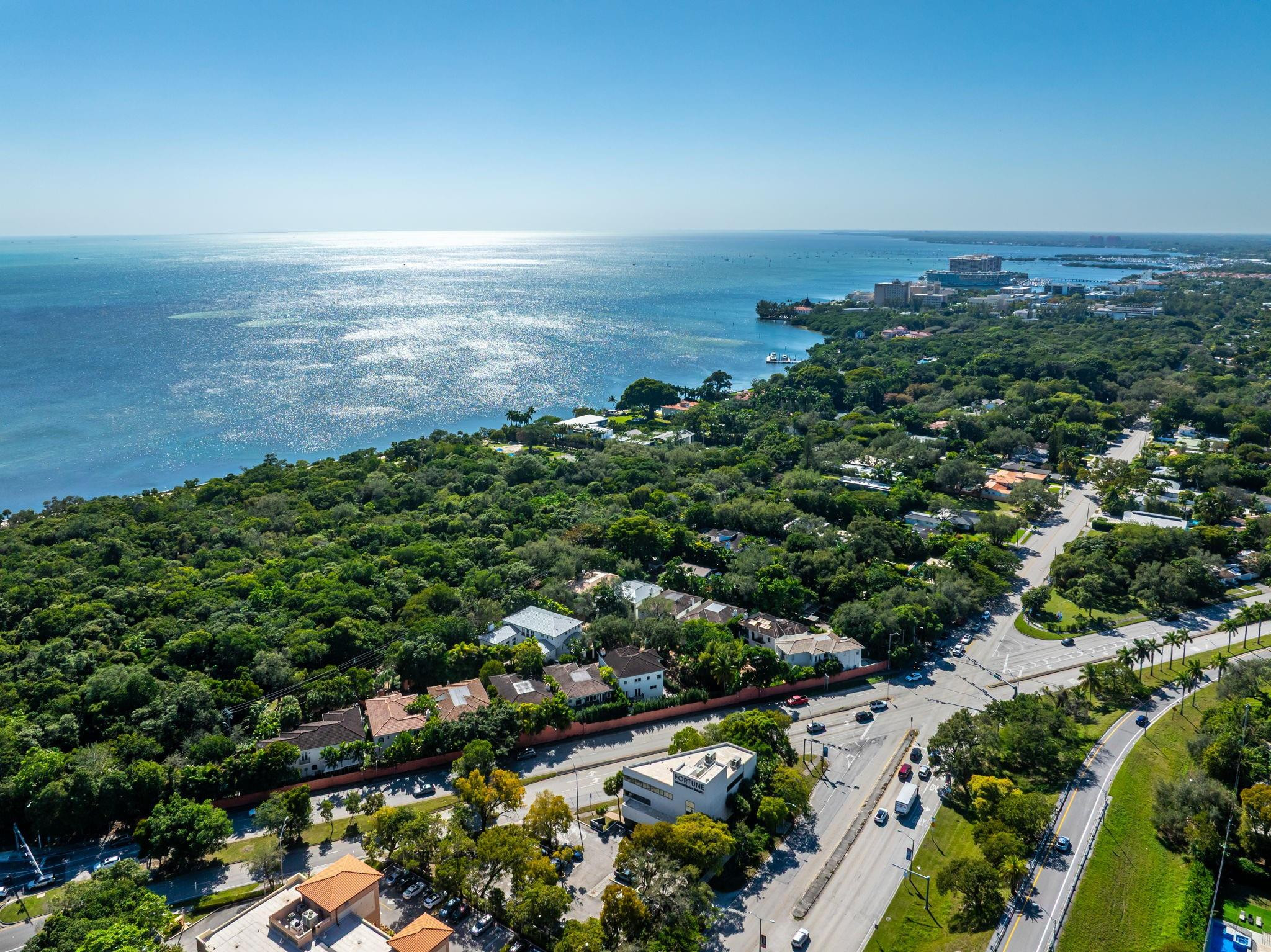 Villas De Vizcaya - Residential