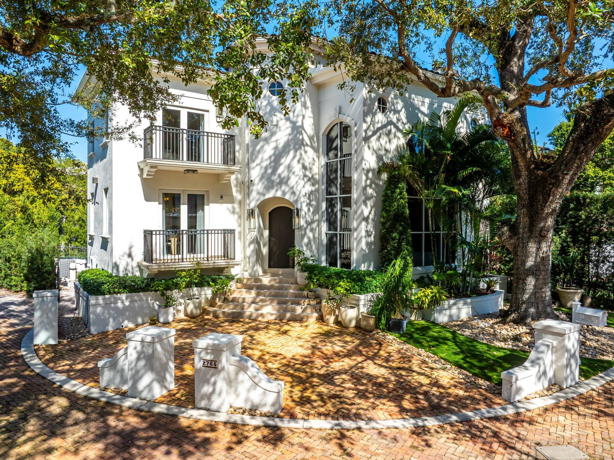 Villas De Vizcaya - Residential