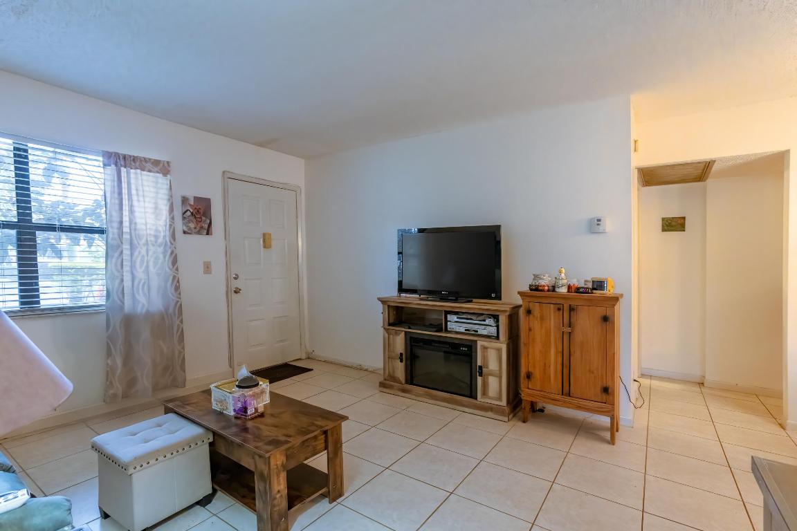 LUCERNE LAKES GOLF COLONY - Residential