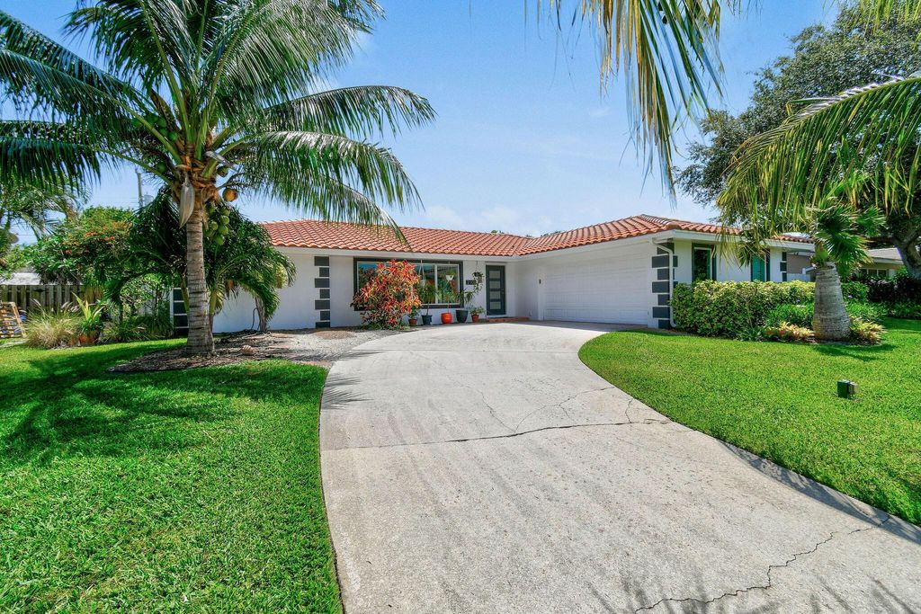 Photo of 2104 Ardley Court, North Palm Beach, FL 33408 (MLS # R11089095)