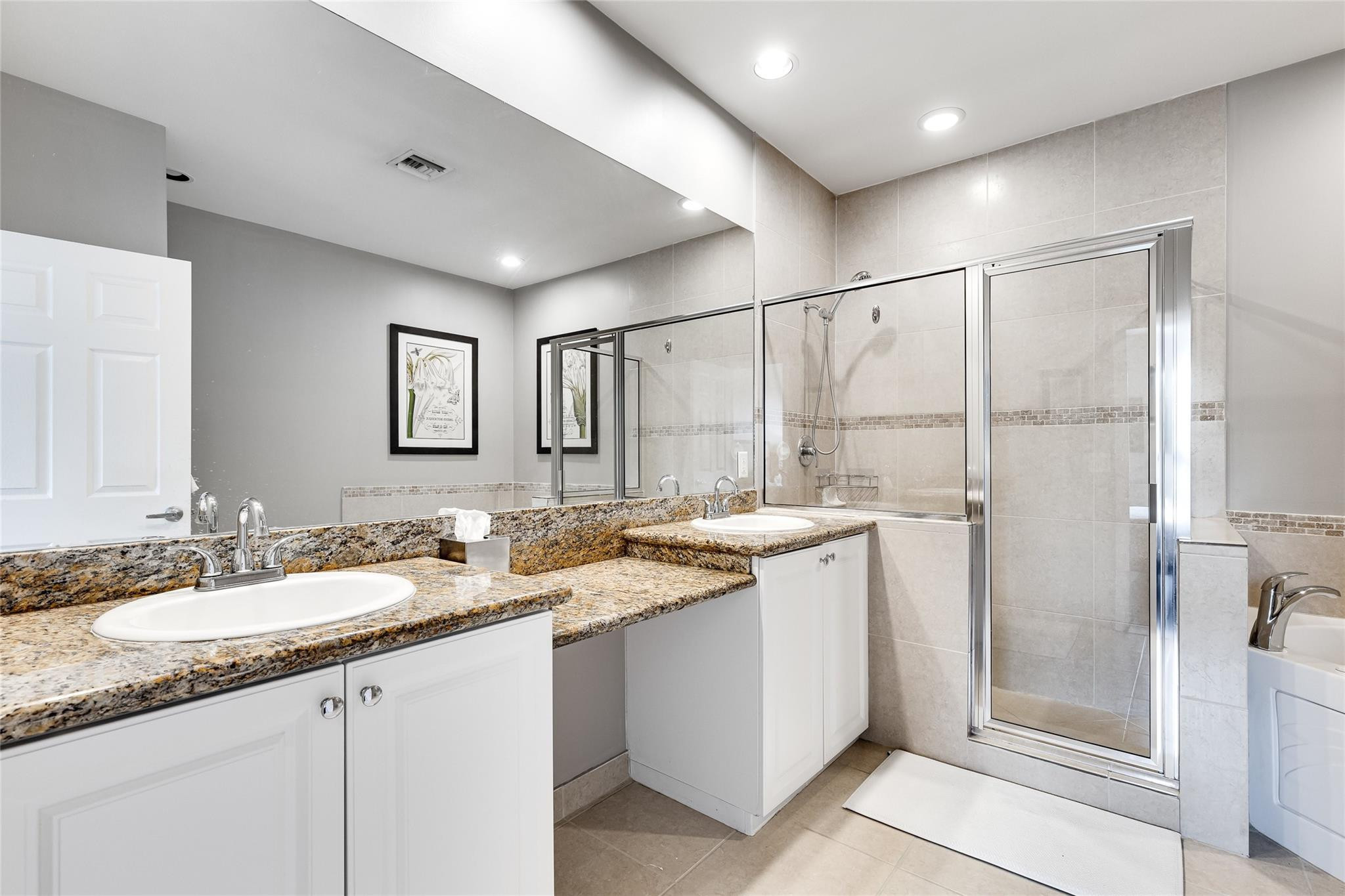 Villa Laguna - Residential Lease