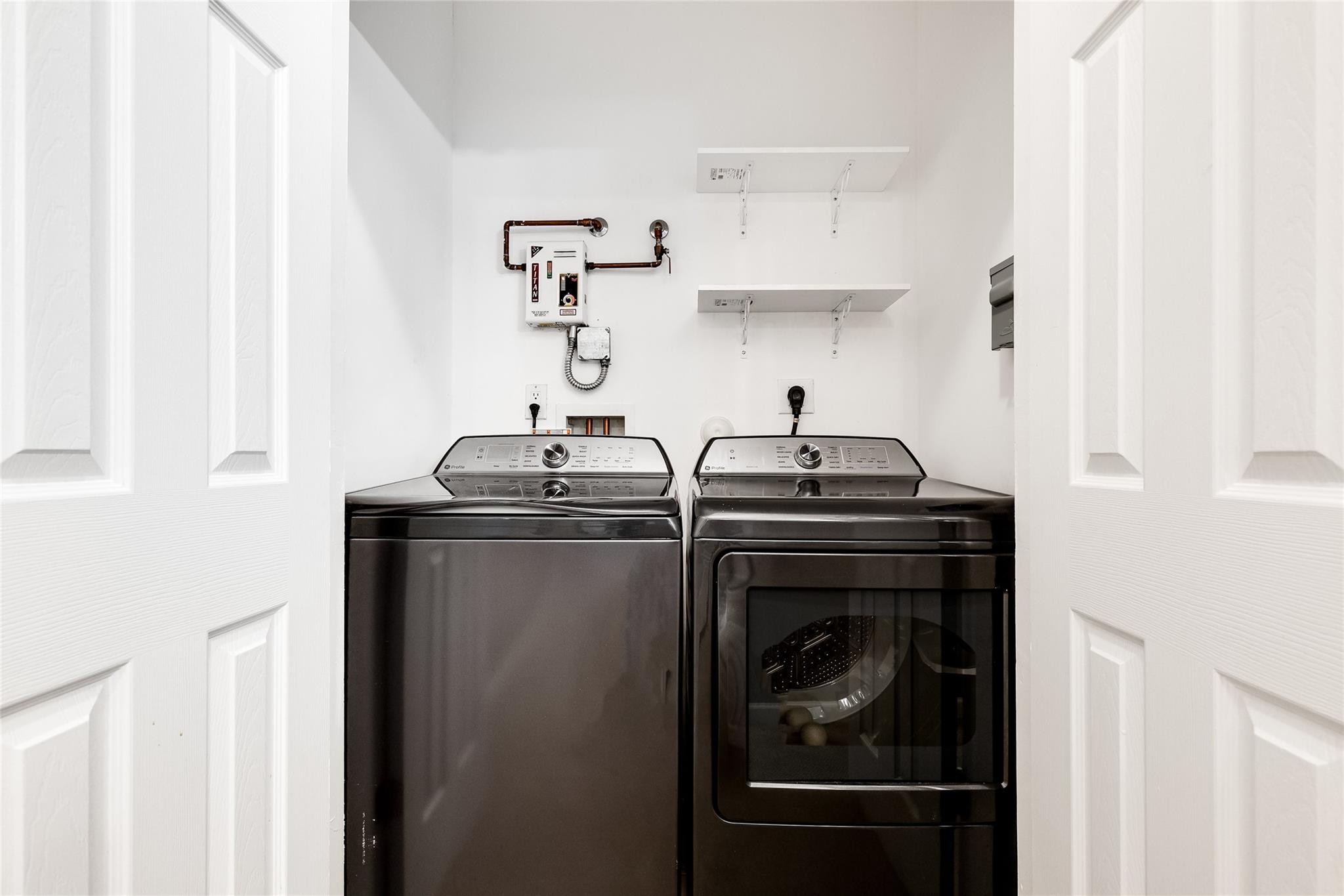 Villa Laguna - Residential Lease