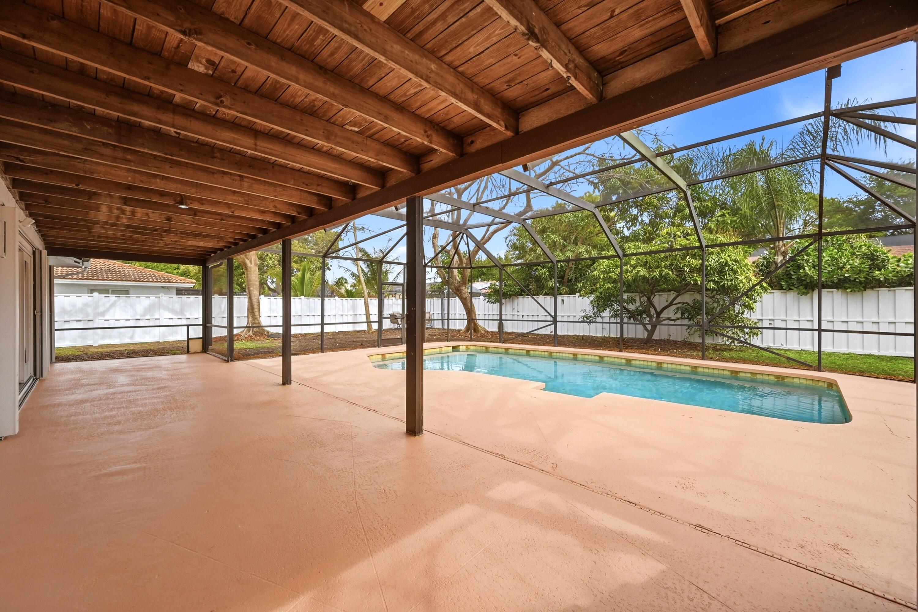 SHADOW WOOD - Residential