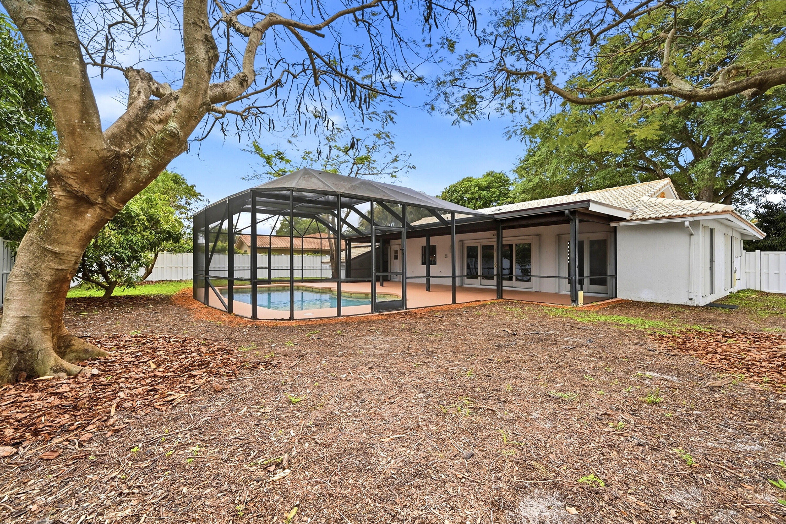 SHADOW WOOD - Residential