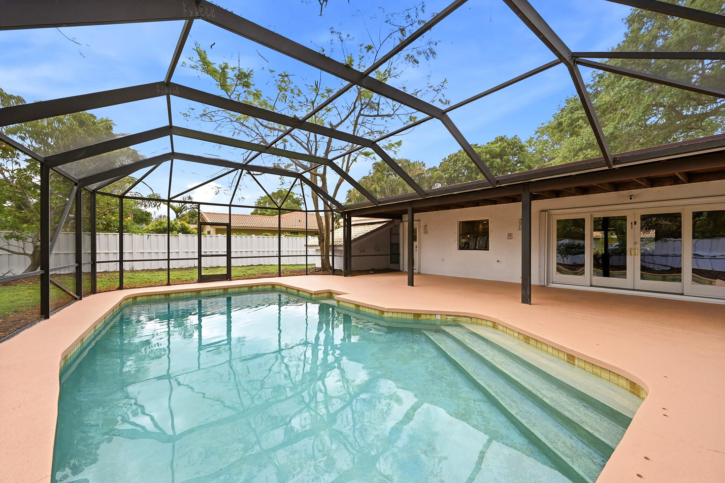 SHADOW WOOD - Residential