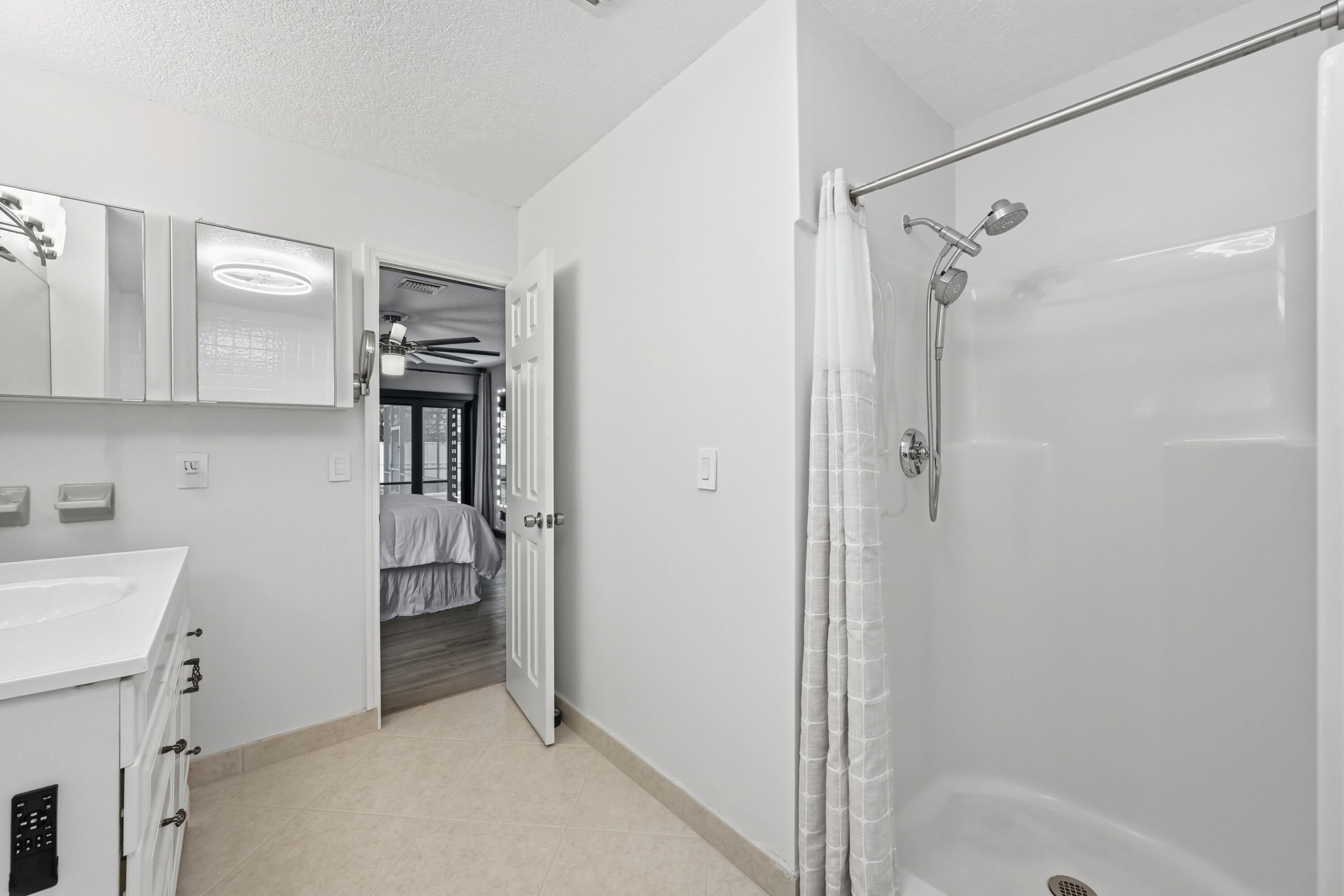 SHADOW WOOD - Residential