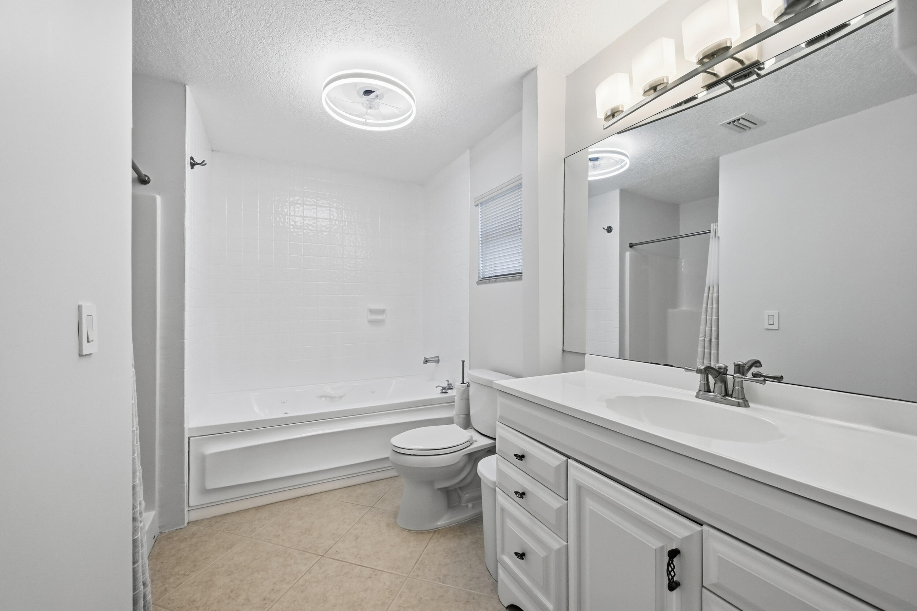 SHADOW WOOD - Residential