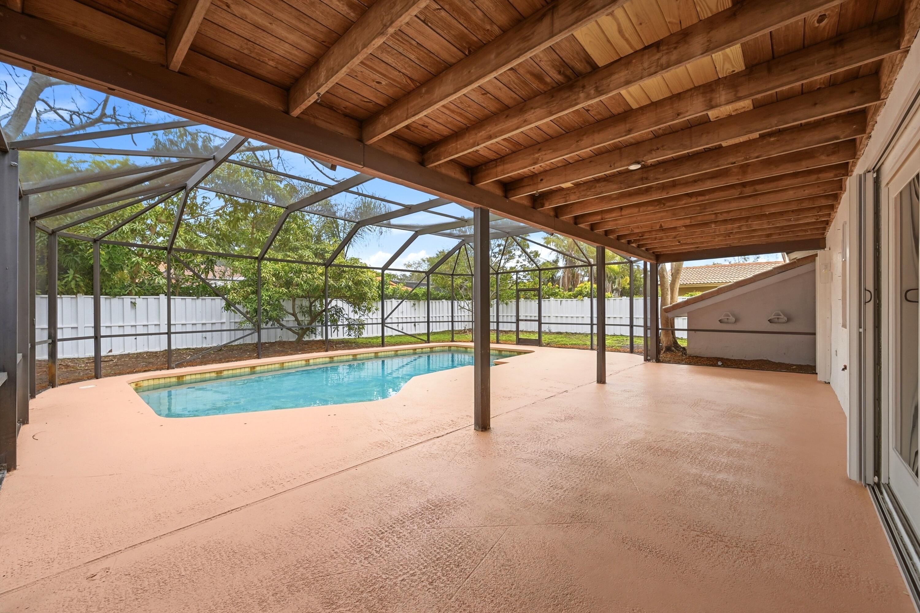 SHADOW WOOD - Residential