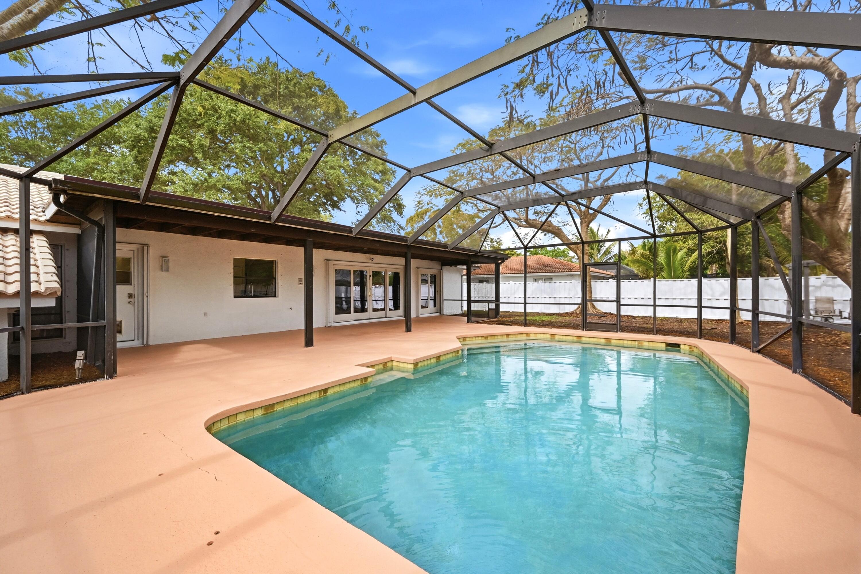 SHADOW WOOD - Residential