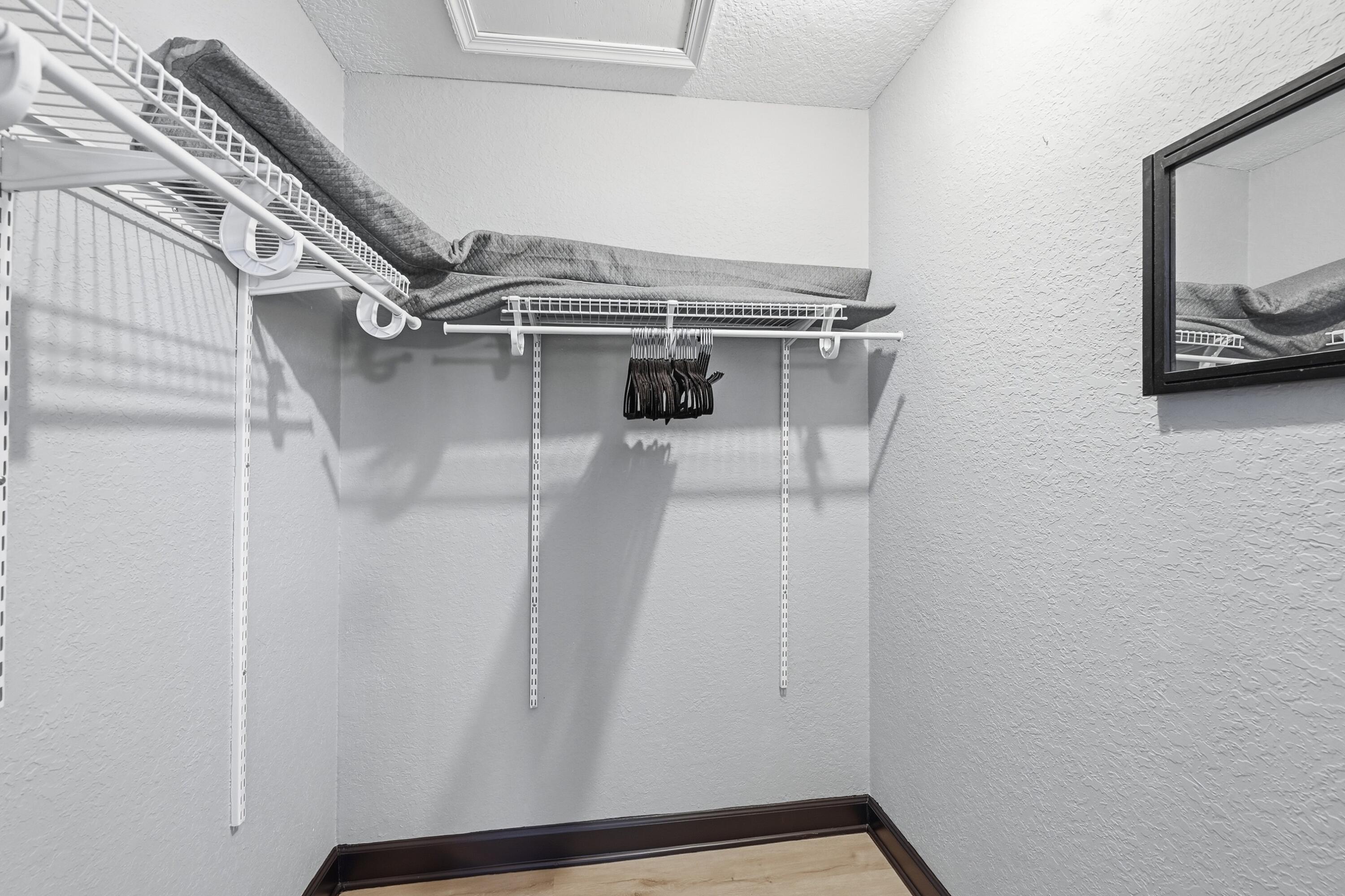 SHADOW WOOD - Residential