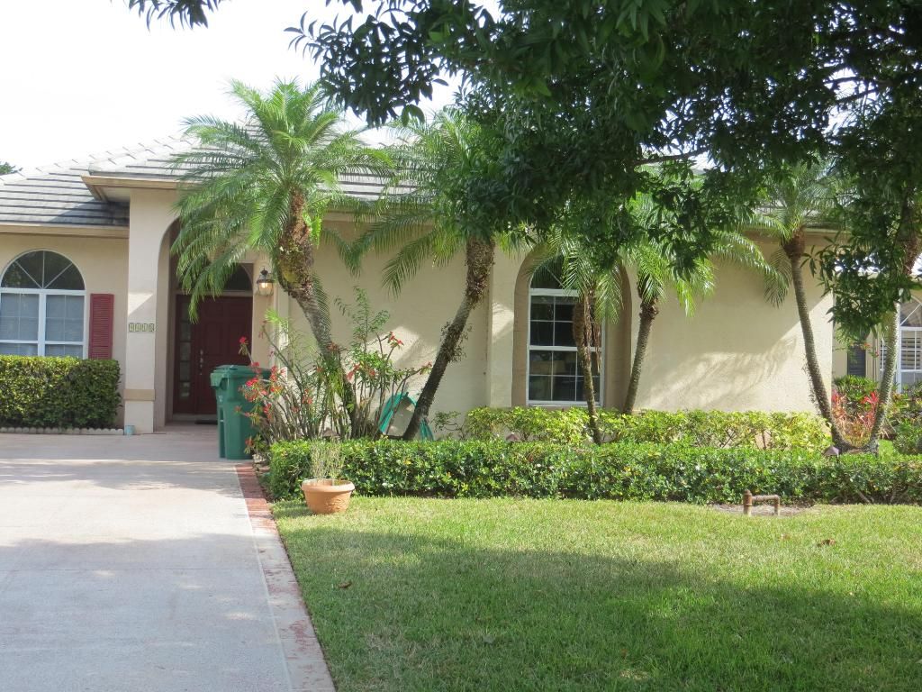 Photo of 9418 Poinciana Court, Fort Pierce, FL 34951 (MLS # R11123388)