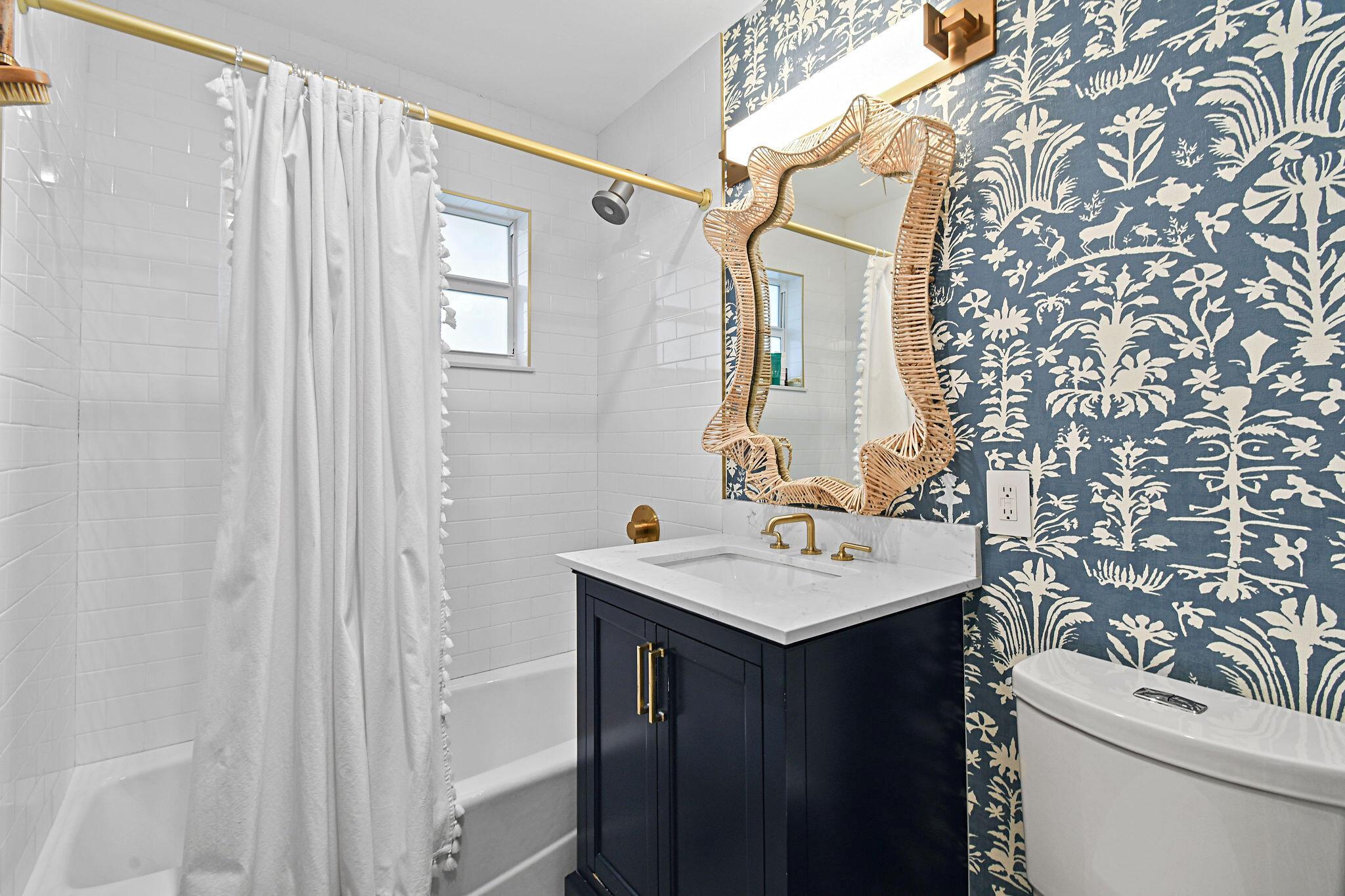 WORTH COURT - Residential