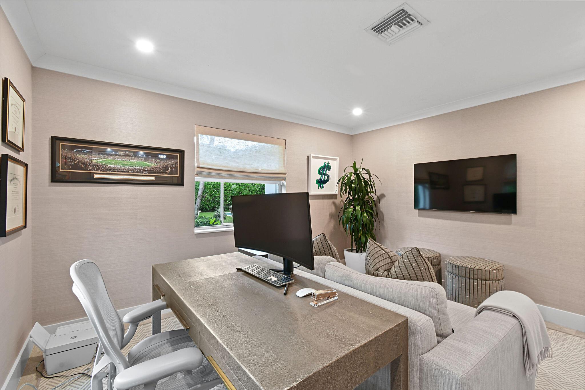 WORTH COURT - Residential