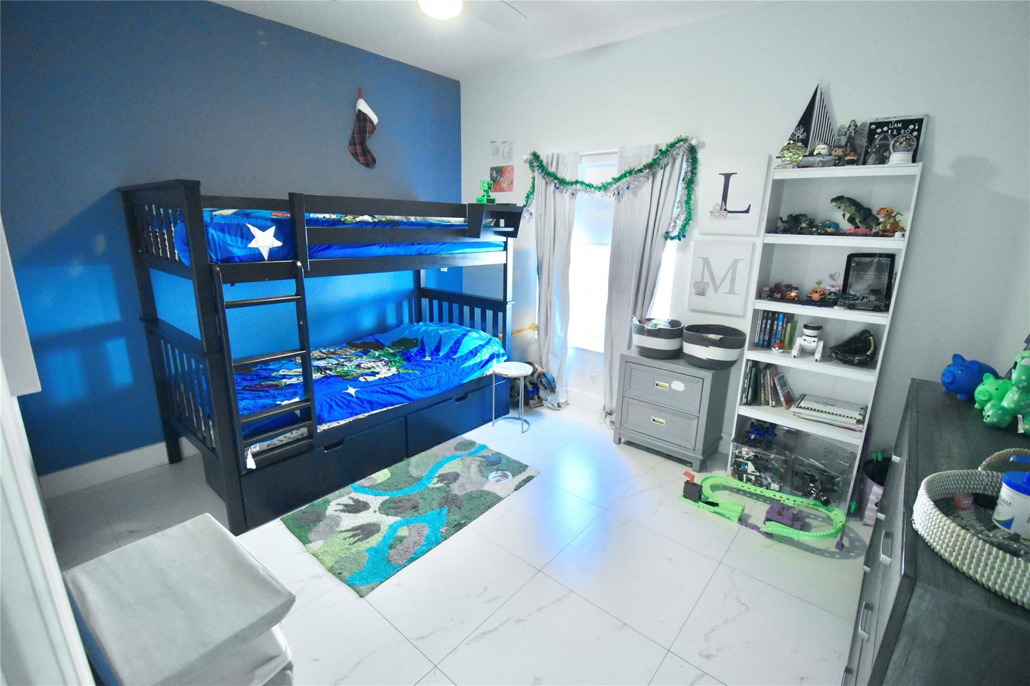 Olympia & York Residentia - Residential