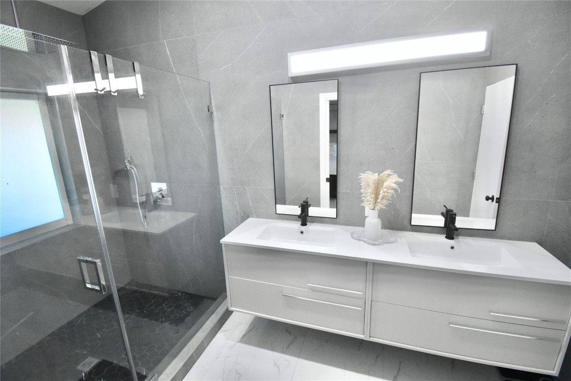 Olympia & York Residentia - Residential