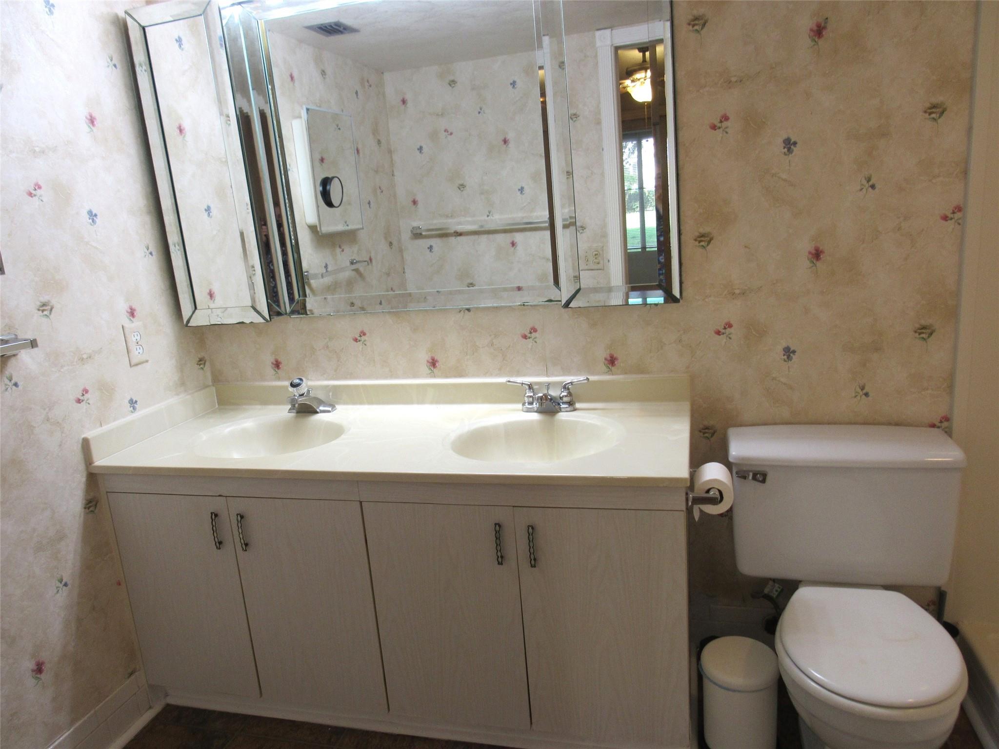 Victoria Village A Condo - Residential Lease