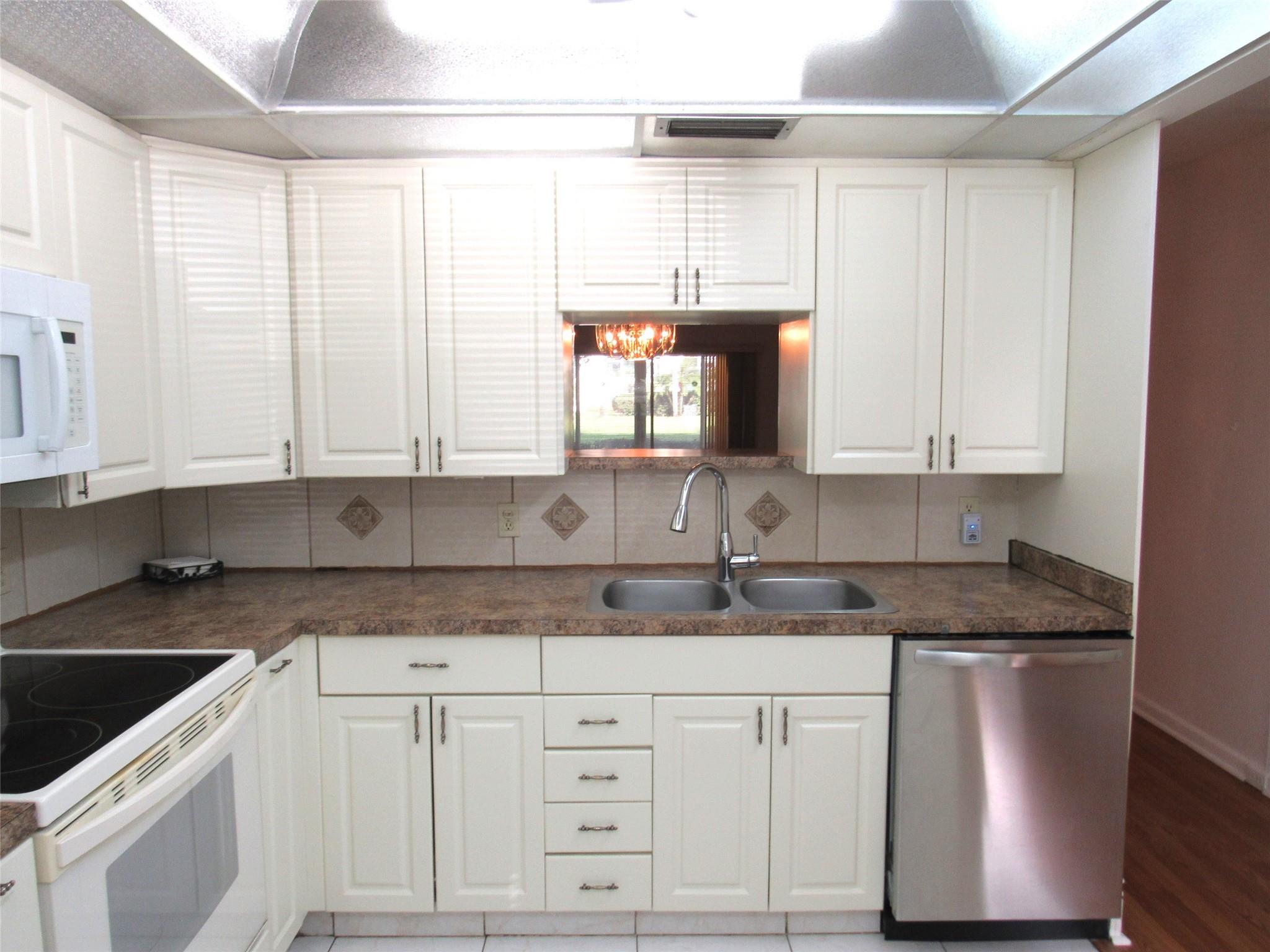 Victoria Village A Condo - Residential Lease