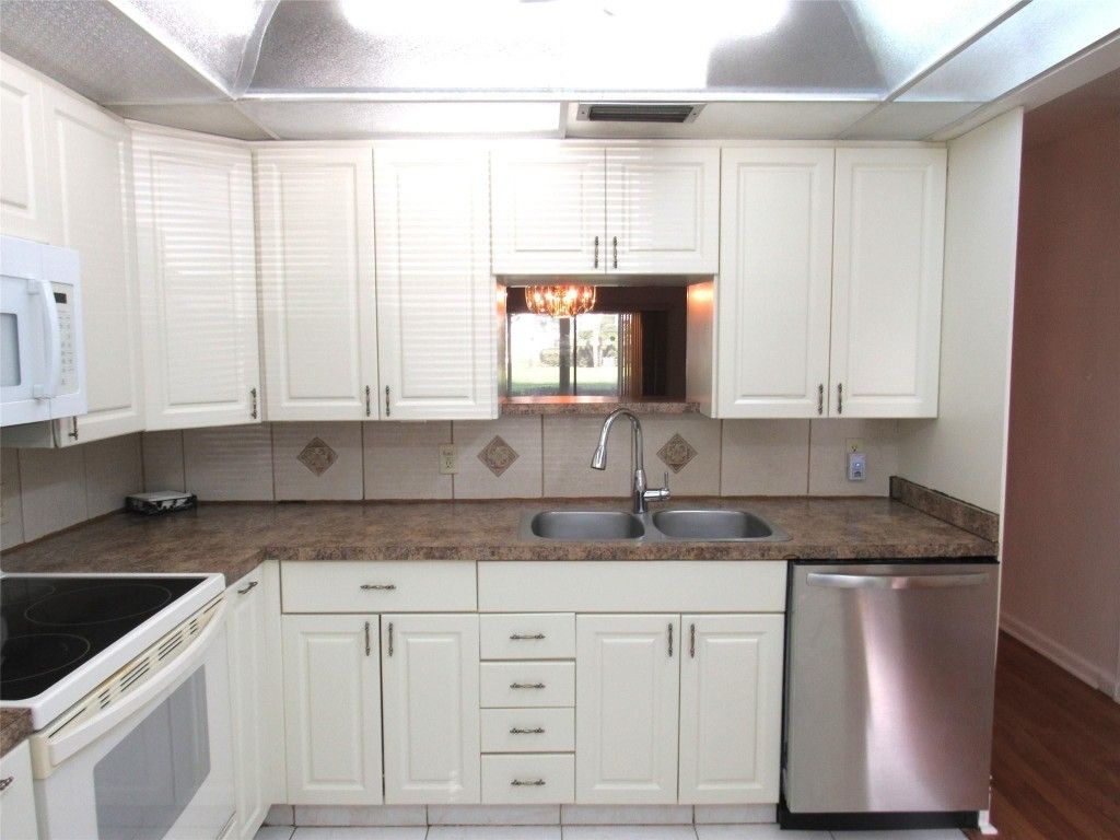 Photo of 2804 Victoria Way #E1, Coconut Creek, FL 33066 (MLS # F10538642)