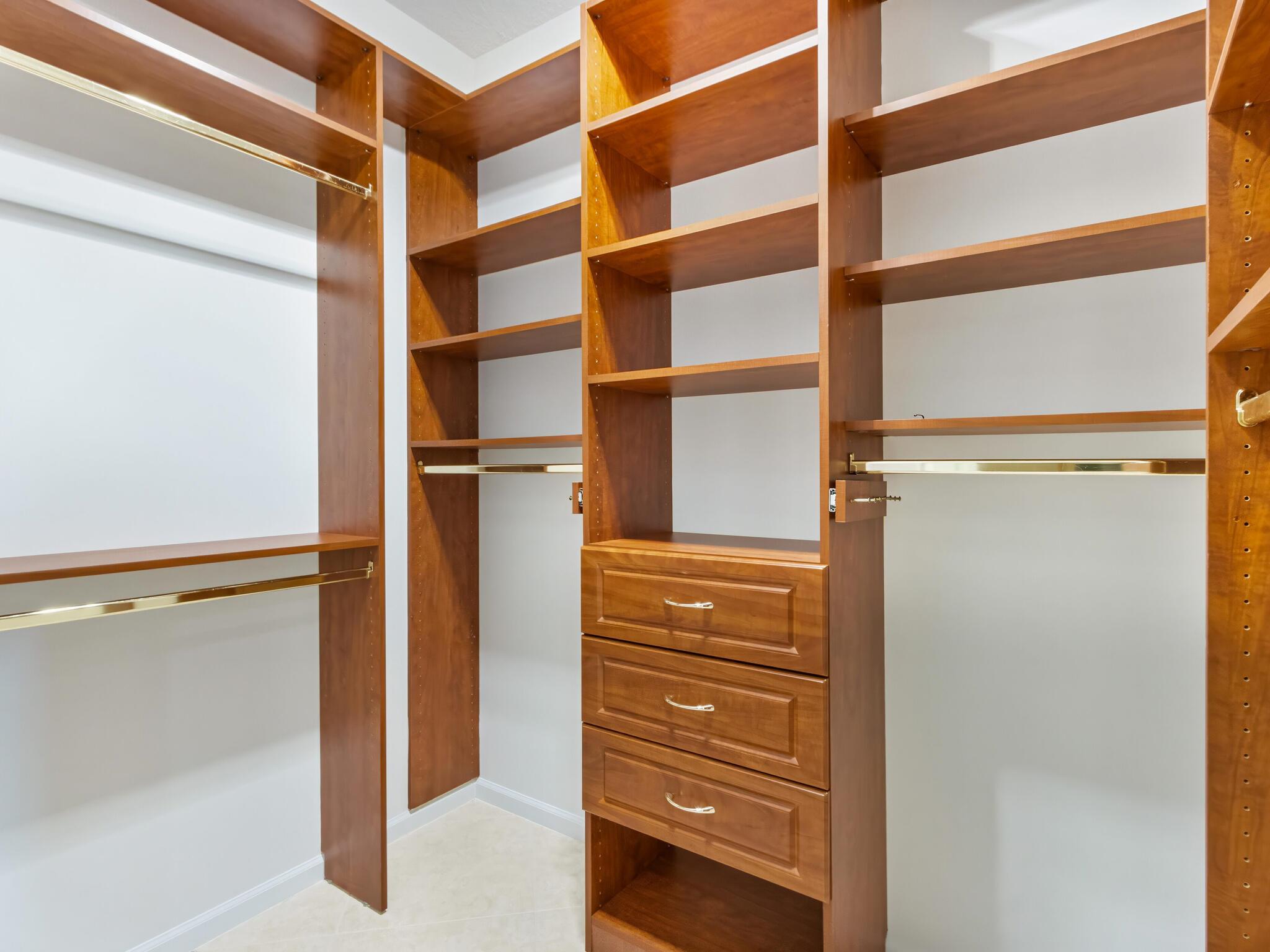 VALENCIA ISLES 2 - Residential