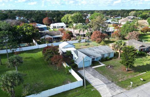 2262 SE Tile Terrace Port St Lucie FL 34952