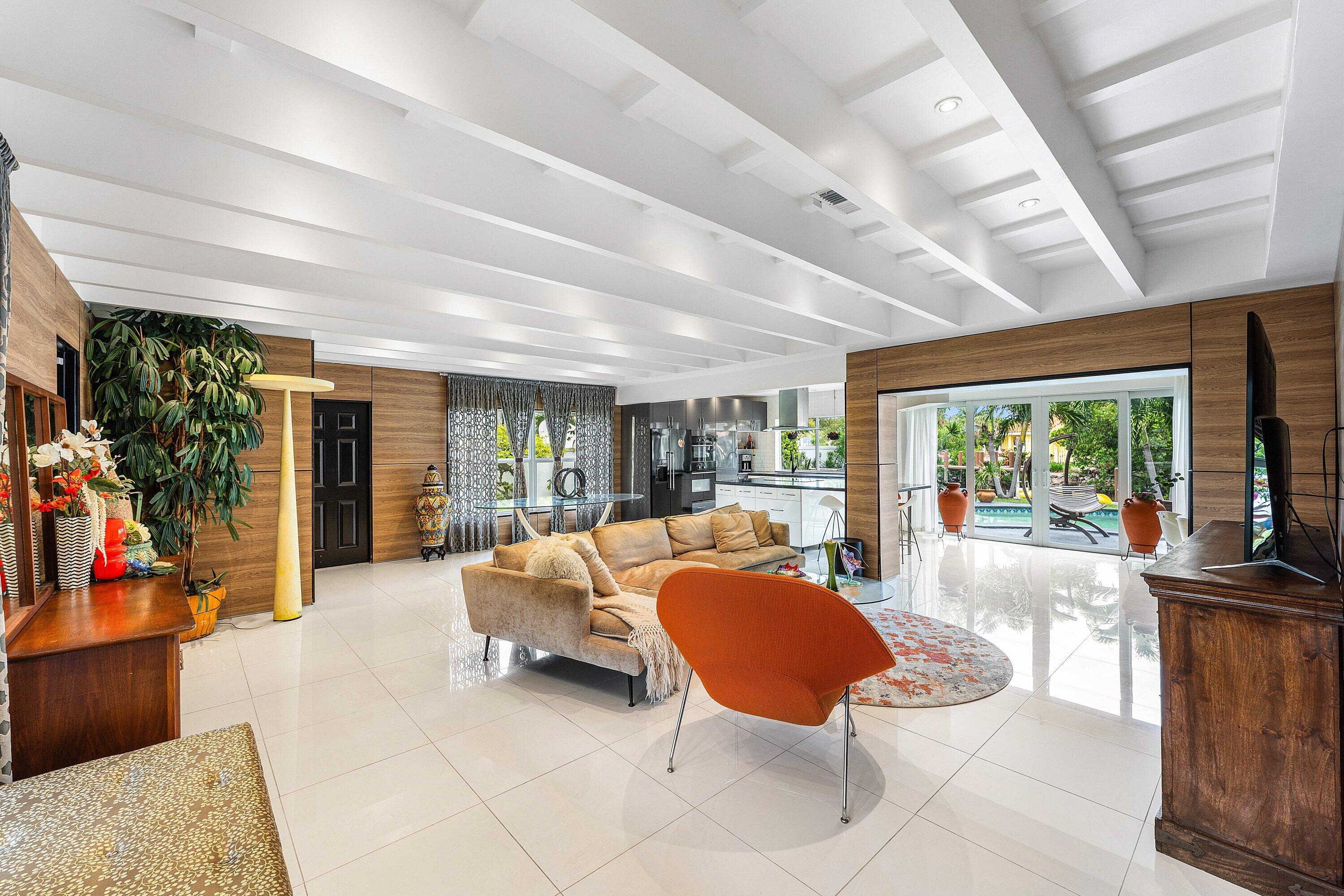 5660 Nassau Drive