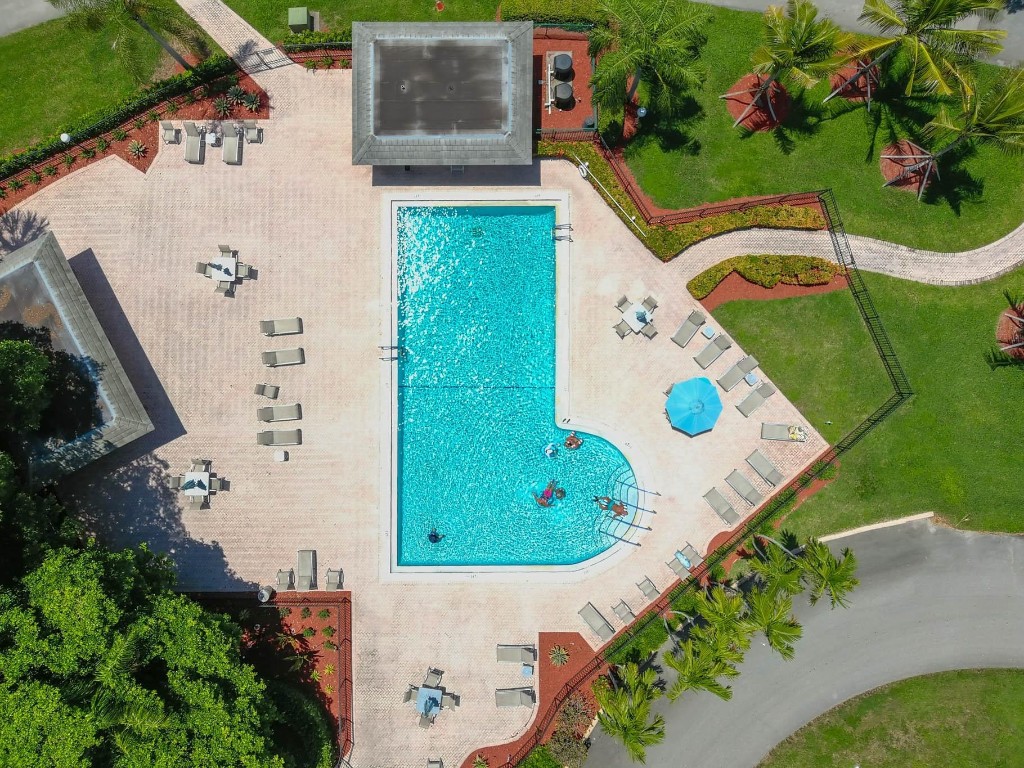 WYNMOOR VILLAGE - Residential