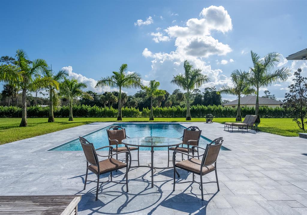 LOXAHATCHEE GROVES - Residential